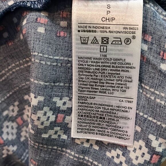 GAP Blouse  - Picture 5 of 6